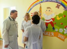 «Кольоровий світ дитинства» в інфекційному боксованому відділенні «Центру матері та дитини»