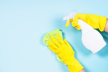 Як видалити жирні плями зі стіни? – поради експерта