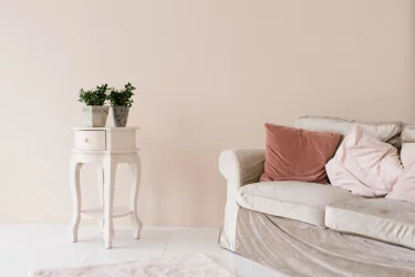 Пудровий колір в інтер'єрі: з чим найкраще поєднується та як впливає на настрій