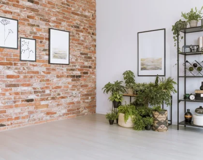 Что выбрать для стен гостиной? 6 самых модных идей