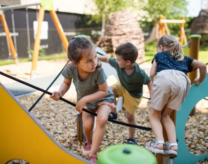 Яку фарбу вибрати для зовнішніх робіт по металу? Поради для довговічного результату 