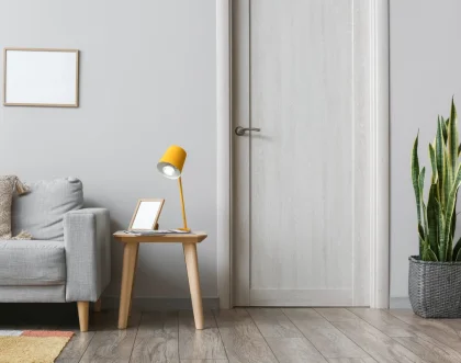 Как оформить стены в прихожей? Практичные и декоративные решения 