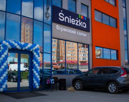 У  фірмовому салоні «Śnieżka» -  сучасна лакофарбова продукція на будь-який смак