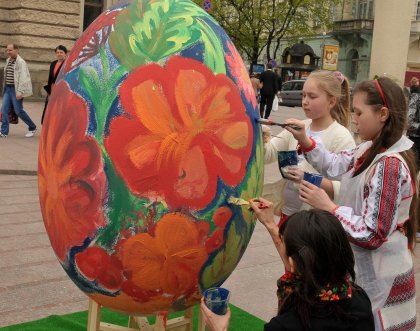 Конкурс для шкіл “Креативна Великодня писанка”  від “Снєжка-Україна”!