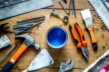 Як оновити письмовий стіл? Читайте наші поради!