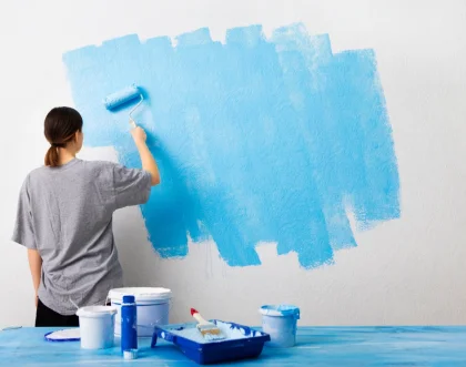 Как скрыть неровности стен с помощью краски? Все о выборе материалов, цветах и фактурах