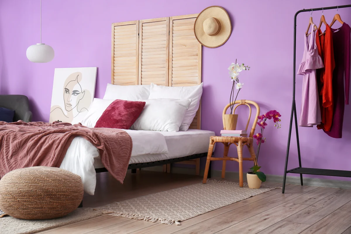 Спальня окрашена краской Śnieżka Mattlatex Beauty в цвете NCS S1030-R50B