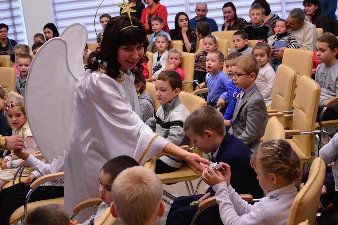 до дітей працівників ТзОВ «Снєжка-Україна» завітав Святий Миколай